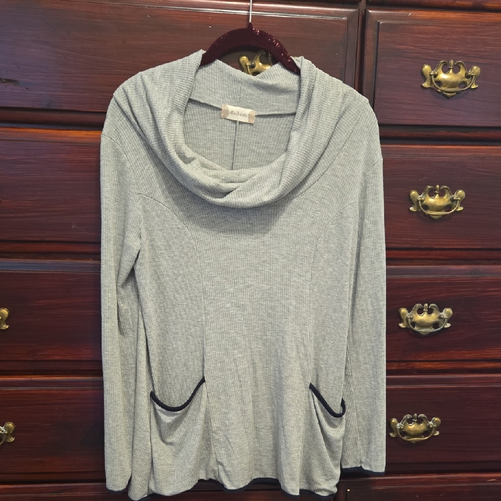 ⛱️Altar'd State Light Gray Ribbed Cowl Neck Long Sleeve Top Size L